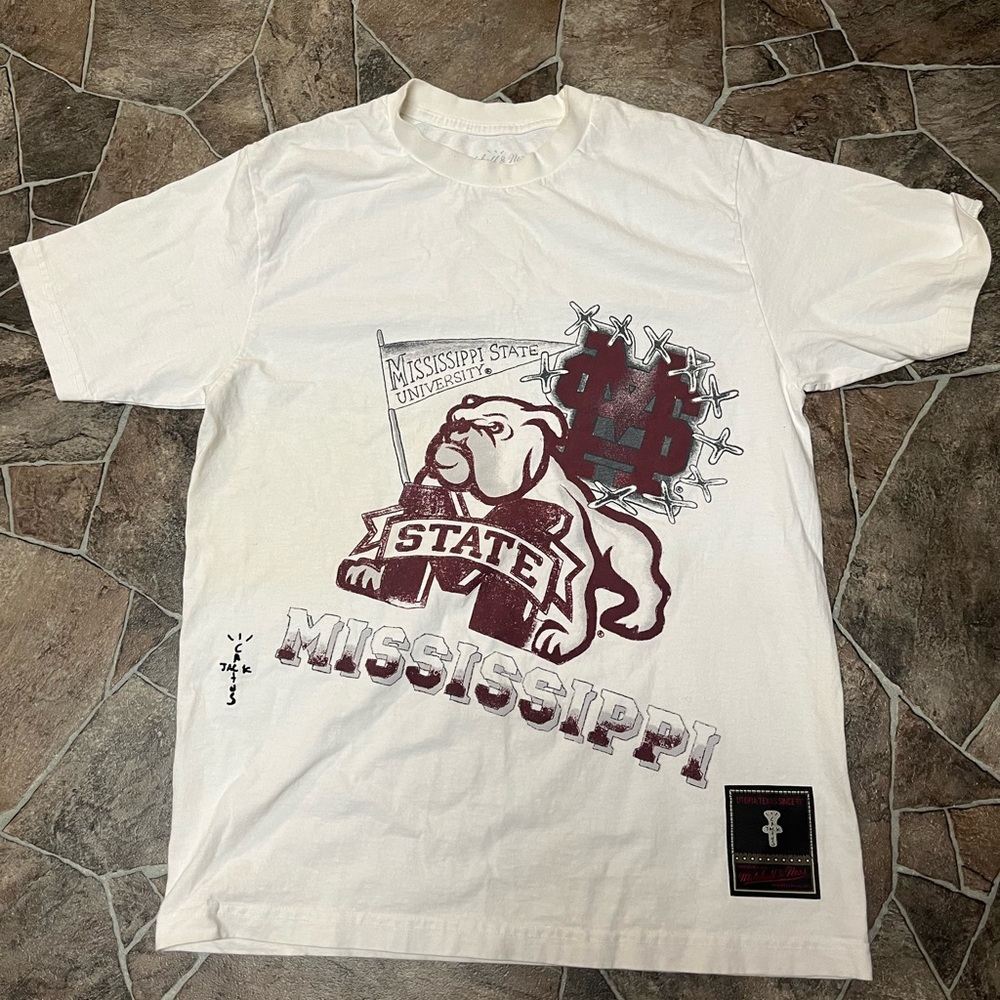NEW Travis Scott x Mitchell & Ness Mississippi State Bulldogs Hand-Drawn T - M